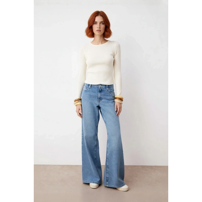 Kadın Fitted Bisiklet Yaka İnce Triko Kazak İlkbahar Sonbahar Günlük Modern ve Şık Kombinler İçin