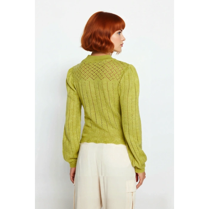 Kadın Fitted Dik Yaka Ajurlu Balon Kol Crop Triko Kazak Şık Günlük Kombinleriniz İçin İdeal Bir