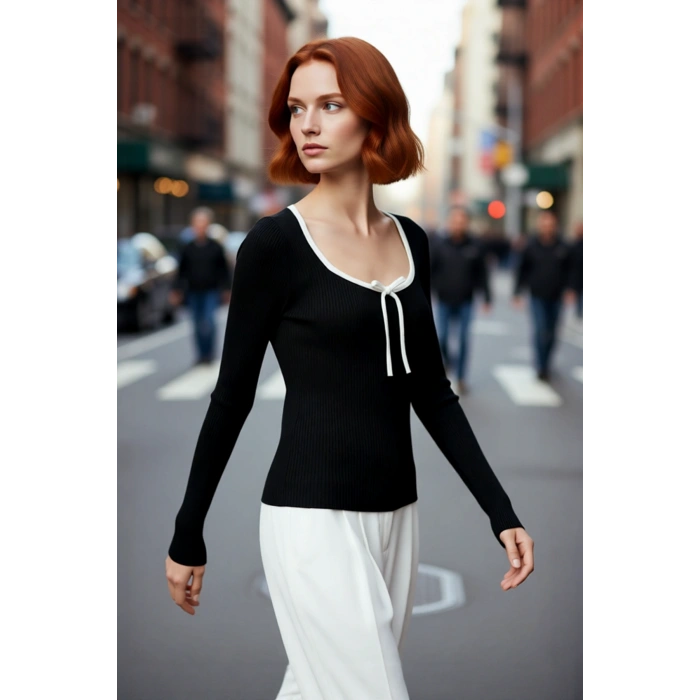 Kadın Fitted Kalıp Fitilli Dokuma Havuz Yaka Triko Kazak İnce Yapısıyla Modern Bir Stil Sunar