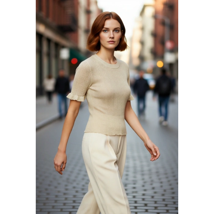 Kadın Fitted Kesim Simli İnce Triko Bluz Bisiklet Yaka Fırfır Kollu Crop Model Modern Stil