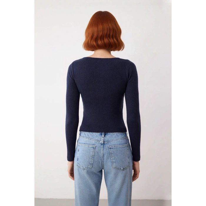 Kadın Fitted Lacivert Bisiklet Yaka Triko Kazak Modern Asimetrik Kesim İlkbahar Sonbahar Şıklığı