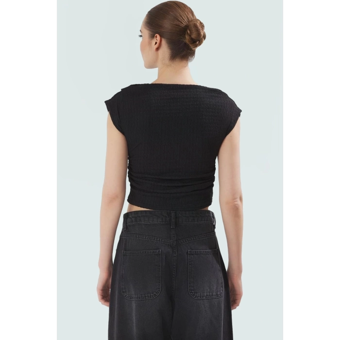 Kadın Fitted Örme Bluz Kayık Yaka Kolsuz Yazlık Rahat Ve Şık Uzun Ömürlü