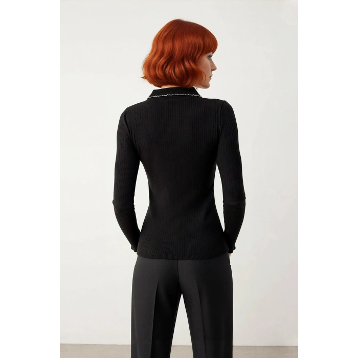 Kadın Fitted Polo Yaka Triko Kazak Uzun Kollu Kontrast Detaylı Modern ve Rahat Stil Kaliteli