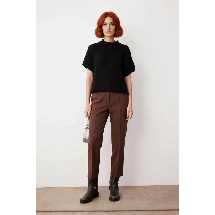 Kadın Geniş Kalıp Basic Dik Yaka Kalın Selanik Dokulu Düşük Kısa Kollu Triko Kazak Günlük Şıklık