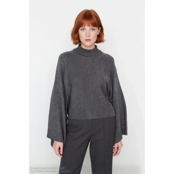 Kadın Geniş Kalıp Uzun İspanyol Kol Dik Yaka Triko Kazak Kış Kombinlerinin Vazgeçilmezi Kaliteli