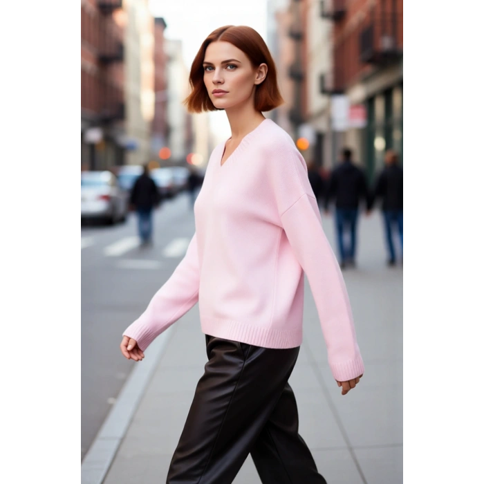 Kadın Geniş Kalıp V Yaka Basic Triko Kazak Soğuk Günler İçin Modern ve Konforlu Rahatlık Sunar