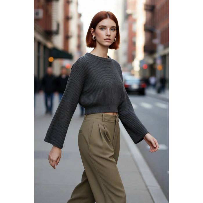 Kadın Gri %100 Akrilik Oversize Selanik Dokuma Bisiklet Yaka İspanyol Kol Crop Triko Kazak