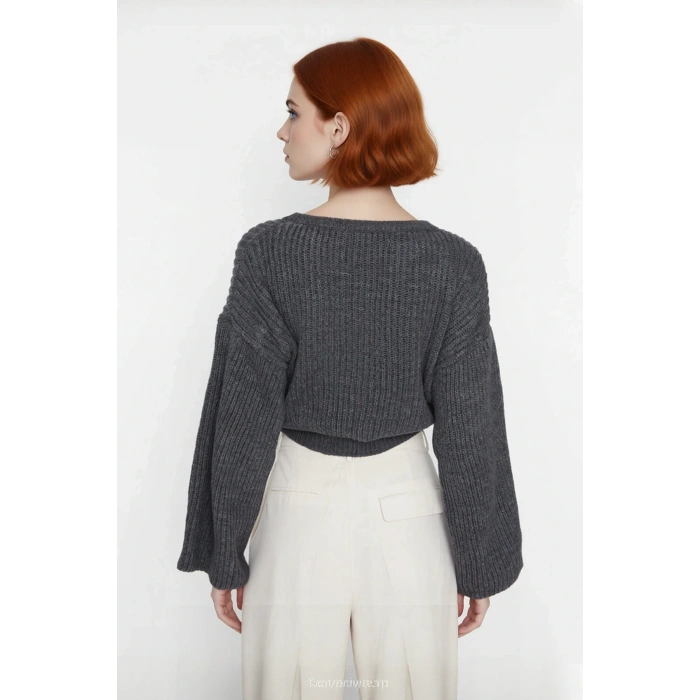 Kadın Gri %100 Akrilik Oversize Selanik Dokuma Bisiklet Yaka İspanyol Kol Crop Triko Kazak