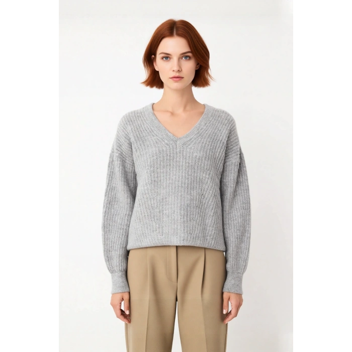 Kadın Gri Oversize V Yaka Triko Kazak Rahat Düşük Kol Fitilli Dokuma Kış Şıklığı Sunar Kaliteli