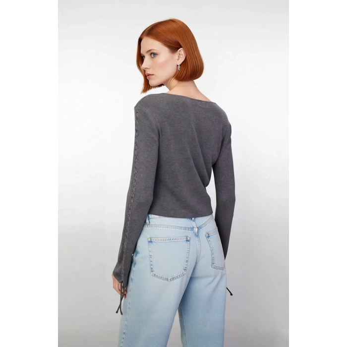 Kadın Gri Triko Kazak Esnek Fitted Kesim Günlük Şık Bağcık Detayı Rahatlığı Birleştirir Kaliteli