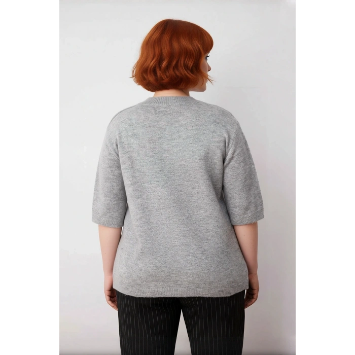 Kadın Günlük Bisiklet Yaka Kiraz Nakışlı Regular Kesim Düşük Kol Triko Kazak İlkbahar Sonbahar