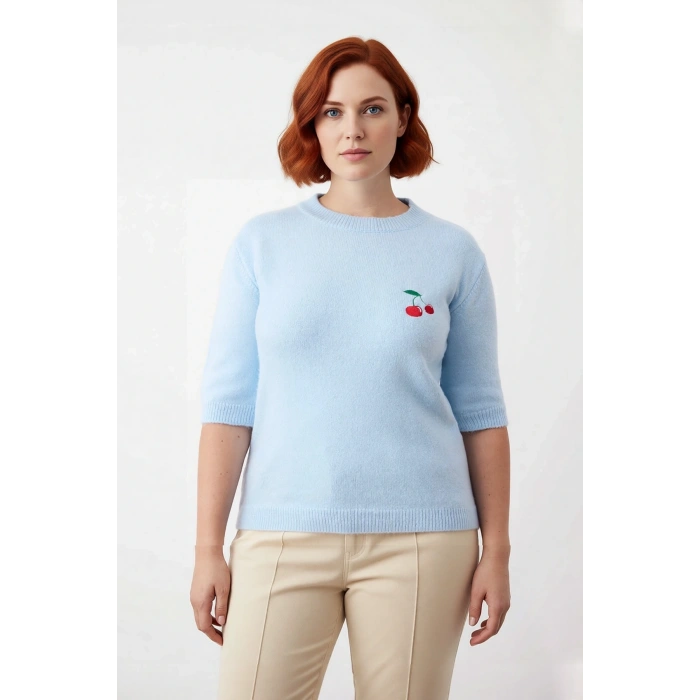 Kadın Günlük Bisiklet Yaka Kiraz Nakışlı Regular Kesim Düşük Kol Triko Kazak İlkbahar Sonbahar