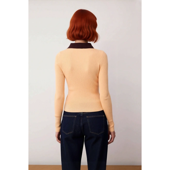 Kadın İnce Polo Yaka Fitted Triko Body Kazak Bahar Mevsimi İçin Şık ve Rahat Günlük Giyimde İdeal