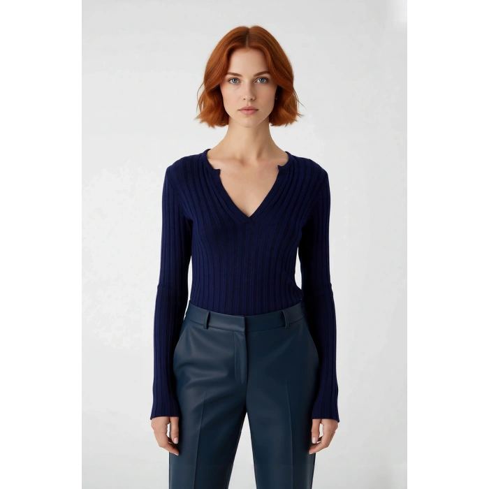 Kadın İnce Triko Kaçık V Yaka Fitilli Fitted Kazak Modeli Günlük Rahat Ve Modern Kombinler İçin