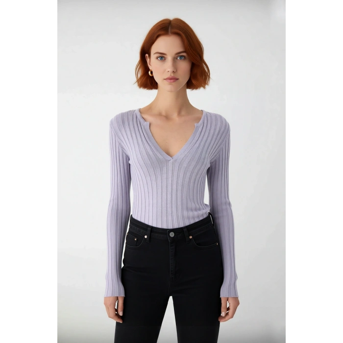 Kadın İnce Triko Kaçık V Yaka Fitilli Fitted Kazak Modeli Günlük Rahat Ve Modern Kombinler İçin