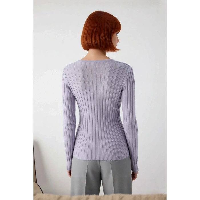 Kadın İnce Triko Kaçık V Yaka Fitilli Fitted Kazak Modeli Günlük Rahat Ve Modern Kombinler İçin