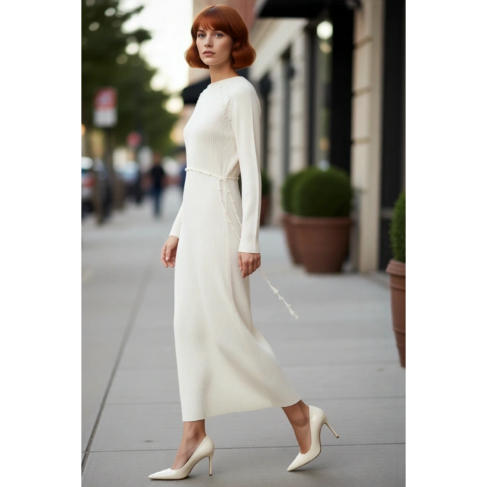 Kadın İnci Detaylı Kuşaklı Maxi Boy Triko Elbise Dik Yaka Standart Kol Rahat Kış Kombini Kaliteli