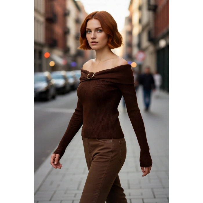 Kadın Kahverengi Aksesuar Detaylı Fitted Carmen Yaka Triko Kazak Soğuk Havalar İçin Şık Seçim