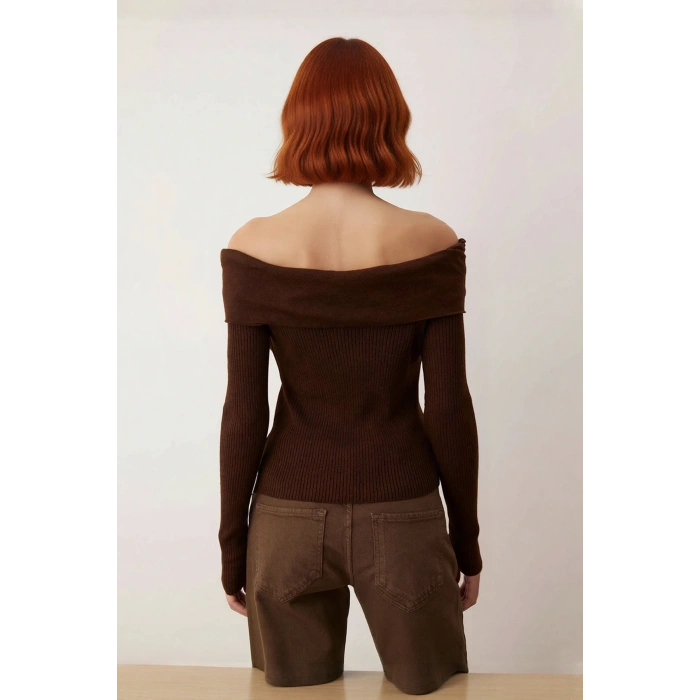 Kadın Kahverengi Aksesuar Detaylı İnce Triko Kazak Carmen Yaka Fitted Şık Giyim Kaliteli