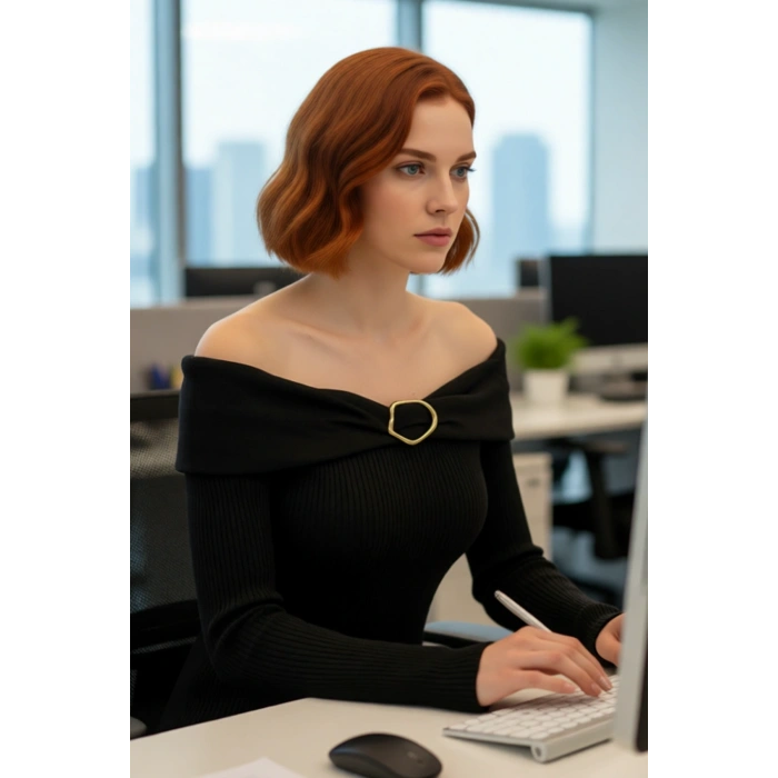 Kadın Kahverengi Fitted Carmen Yaka Aksesuar Detaylı İnce Triko Kazak Şık ve Konforlu Tasarım