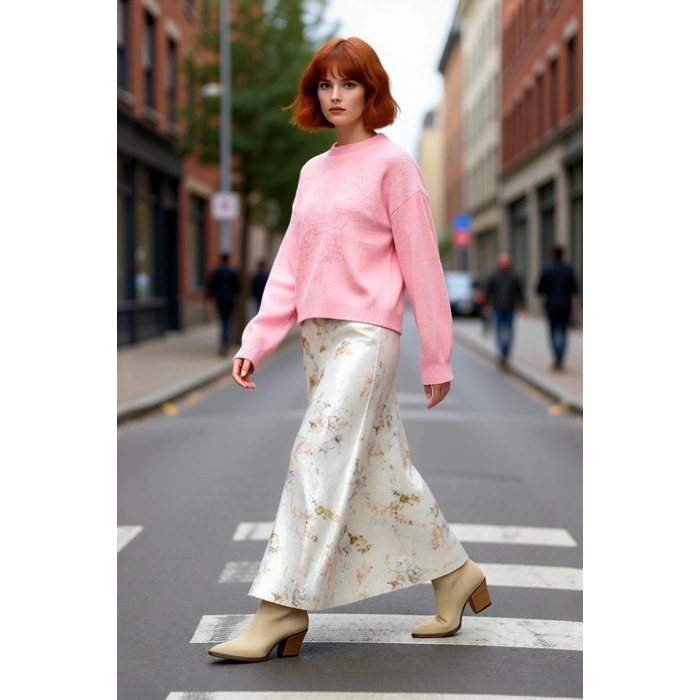 Kadın Kahverengi Oversize Triko Kazak Bisiklet Yaka Düşük Kol Tasarımı Kış Günleri İçin İdealdir