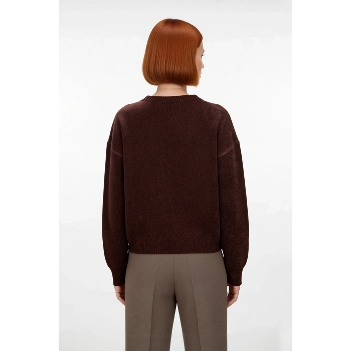 Kadın Kahverengi Oversize Triko Kazak Bisiklet Yaka Düşük Kol Tasarımı Kış Günleri İçin İdealdir