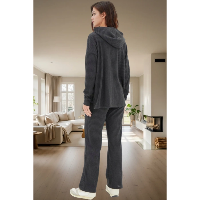 Kadın Kapüşonlu Pijama Takımı Rahat Kalıp Örme Kumaş Dayanıklı Malzeme Trend Tasarım