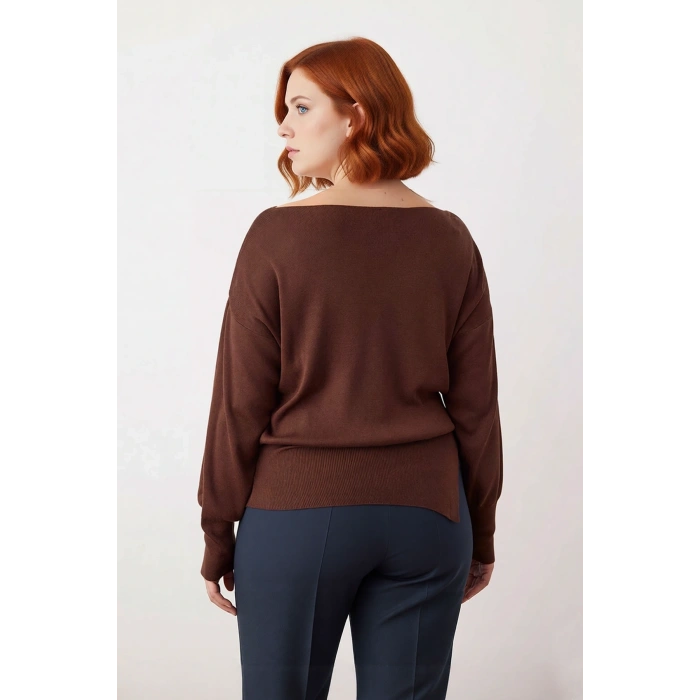 Kadın Kayık Yaka Düz Düşük Kol Yırtmaç Detaylı Regular Kalıp Uzun Triko Kazak Gündelik