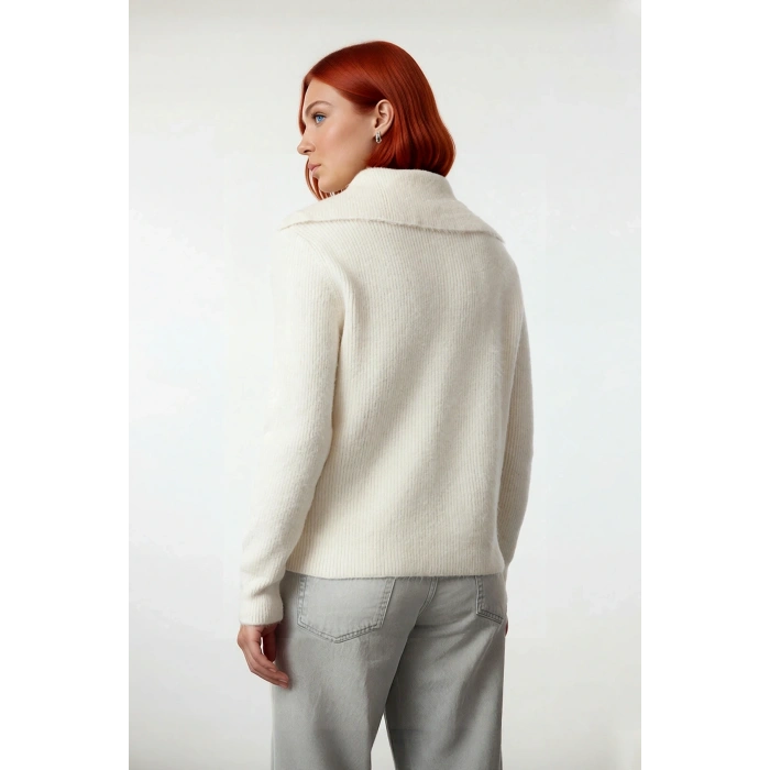 Kadın Kış Sezonu Regular Kesim Fermuarlı Triko Polo Yaka Kazak Rahat Ve Şık Görünüm Kaliteli