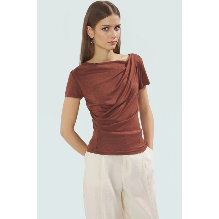 Kadın Kısa Kollu Örme Bluz Asimetrik Yaka Fitted Kalıp Premium Kalite Mükemmel Uyum