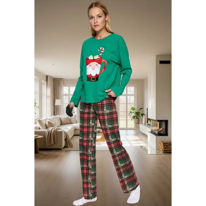 Kadın Kışlık %100 Pamuklu Pijama Takımı Rahat Yılbaşı Baskısı Konforlu Kesim Ve Şık