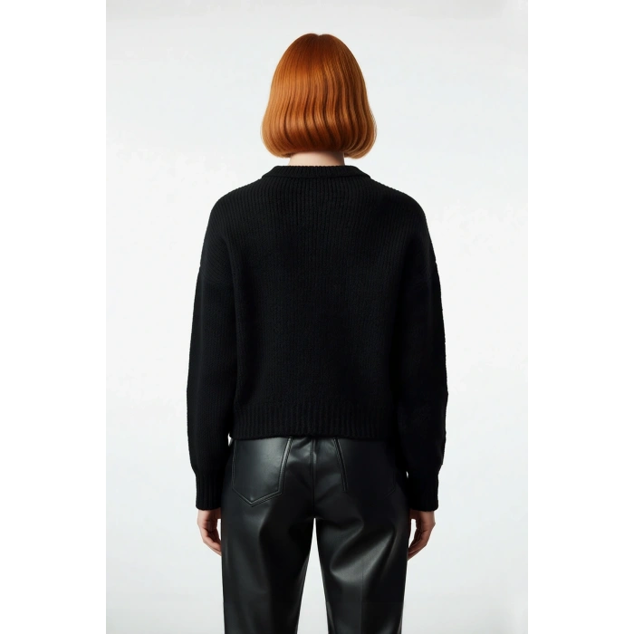 Kadın Kışlık Oversize Basic Triko Kazak Bisiklet Yaka Düşük Kollu Rahat ve Şık Günlük Stil