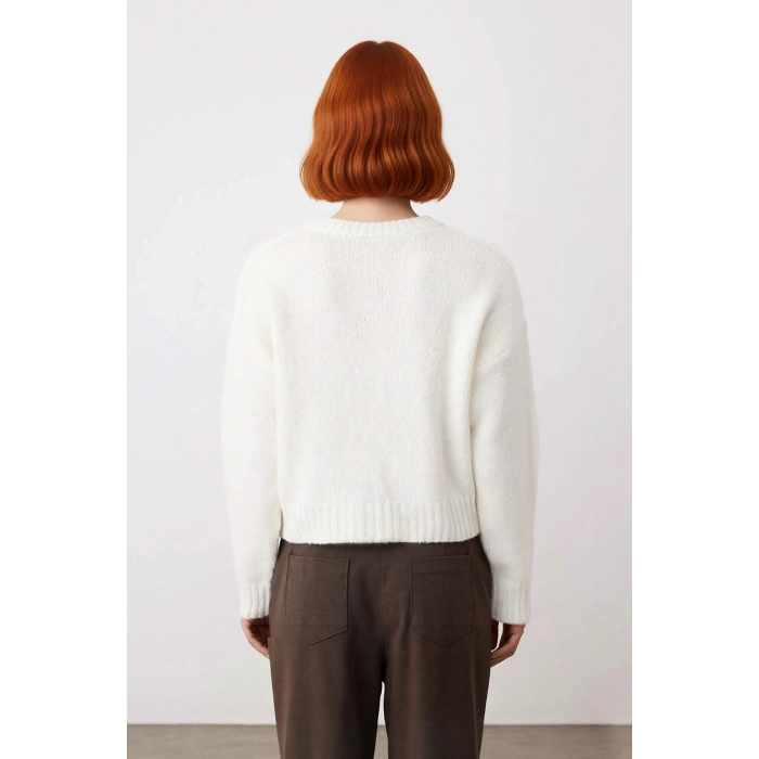 Kadın Kışlık Oversize Basic Triko Kazak Bisiklet Yaka Düşük Kollu Rahat ve Şık Günlük Stil