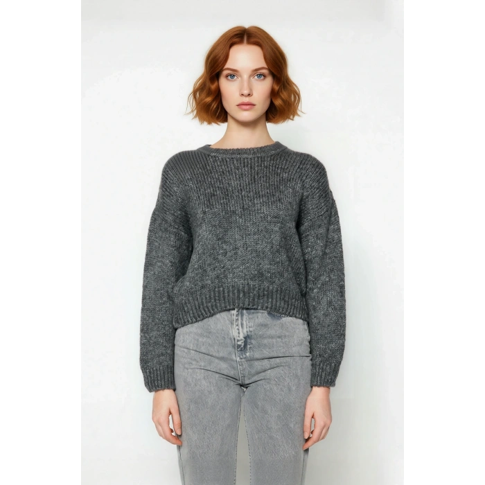 Kadın Kışlık Oversize Basic Triko Kazak Bisiklet Yaka Düşük Kollu Rahat ve Şık Günlük Stil