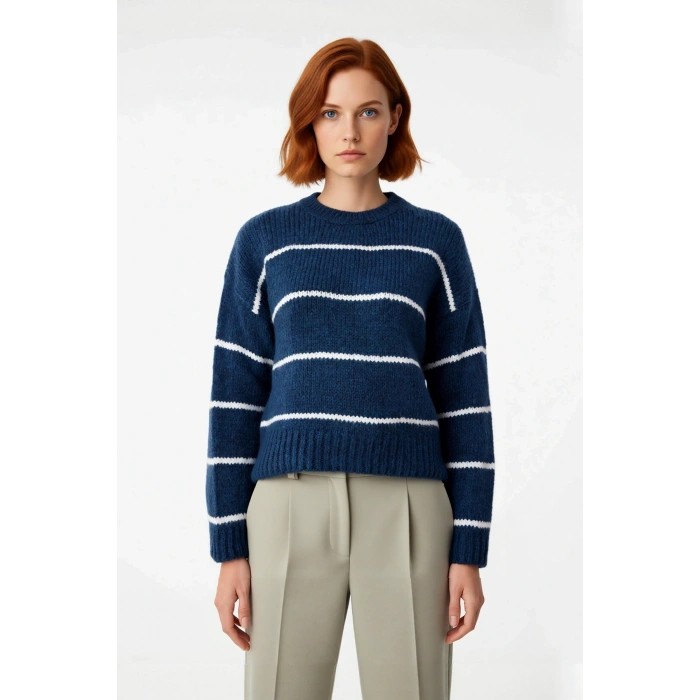 Kadın Kışlık Oversize Basic Triko Kazak Bisiklet Yaka Düşük Kollu Rahat ve Şık Günlük Stil