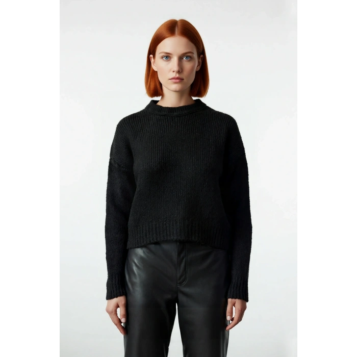 Kadın Kışlık Oversize Basic Triko Kazak Bisiklet Yaka Düşük Kollu Rahat ve Şık Günlük Stil