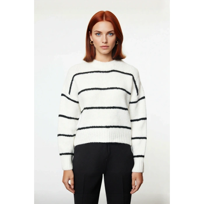 Kadın Kışlık Oversize Basic Triko Kazak Bisiklet Yaka Düşük Kollu Rahat ve Şık Günlük Stil