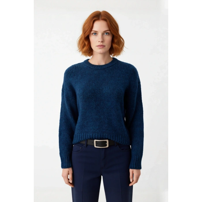 Kadın Kışlık Oversize Basic Triko Kazak Bisiklet Yaka Düşük Kollu Rahat ve Şık Günlük Stil