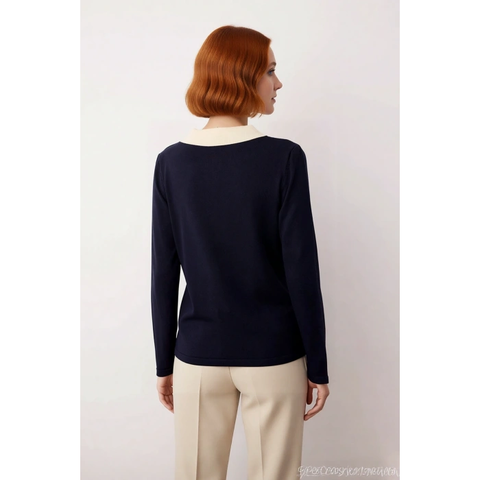 Kadın Lacivert Akrilik Triko Kazak Polo Yaka Renk Bloklu Uzun Kol Taş Düğmeli Kış Şıklığı Kaliteli