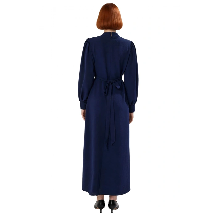 Kadın Lacivert Balon Kol Dik Yaka Kuşaklı Tesettür Dokuma Maxi Elbise Şık ve Konforlu Tasarım