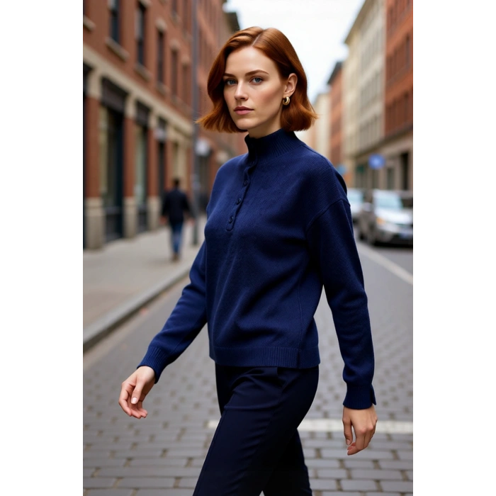 Kadın Lacivert Regular Kesim Dik Yaka Uzun Düşük Kol Triko Kazak Günlük Giyime Elegans Katın