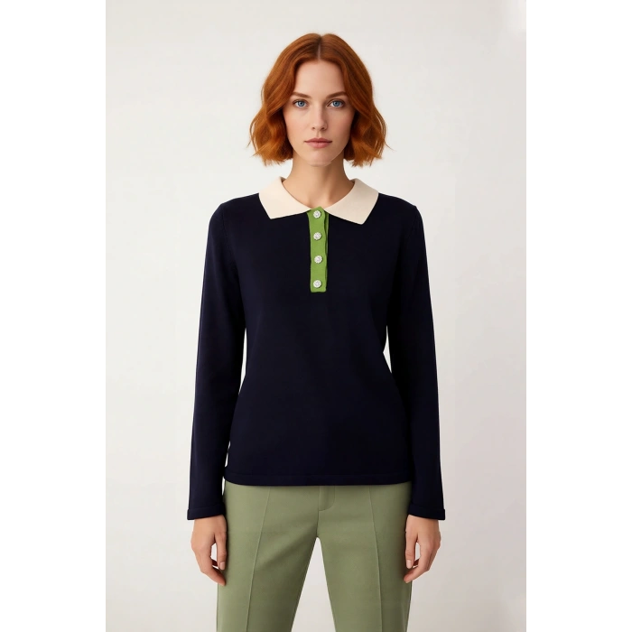 Kadın Lacivert Renk Bloklu Polo Yaka Taş Düğmeli Triko Kazak Kış Sezonu İçin Şık Ve Konforlu Bir