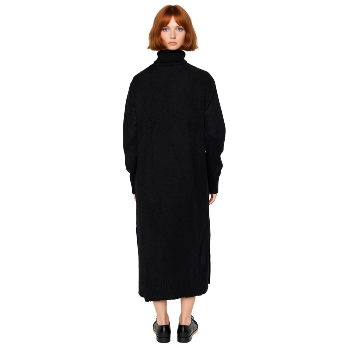 Kadın Midi Boy Triko Elbise Balıkçı Yaka Düz Desen Soğuk Havalar İçin Şık ve Rahat Seçim Kaliteli