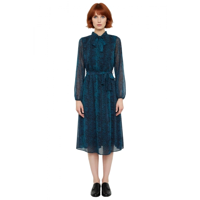 Kadın Midi Şifon Elbise Balon Kol Fular Yaka Skater Kesim Kuşaklı Hayvan Desenli Şık Tasarım