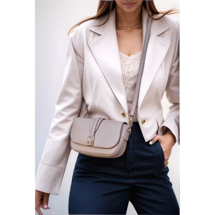 Kadın Minimalist Çapraz Askılı Suni Deri Çanta Günlük ve Şık Kullanım Modern Stil Trend Tasarım