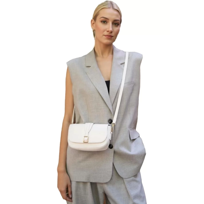 Kadın Minimalist Çapraz Askılı Suni Deri Çanta Günlük ve Şık Kullanım Modern Stil Trend Tasarım