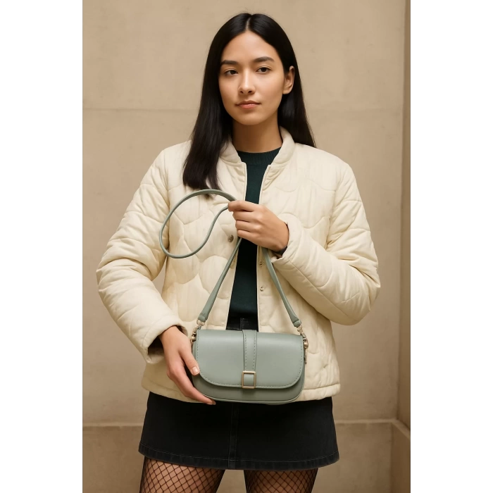 Kadın Minimalist Çapraz Askılı Suni Deri Çanta Günlük ve Şık Kullanım Modern Stil Trend Tasarım