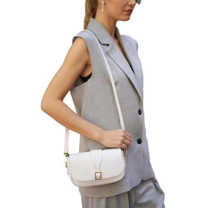Kadın Minimalist Çapraz Askılı Suni Deri Çanta Günlük ve Şık Kullanım Modern Stil Trend Tasarım