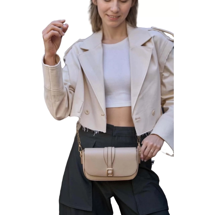 Kadın Minimalist Çapraz Askılı Suni Deri Çanta Günlük ve Şık Kullanım Modern Stil Trend Tasarım