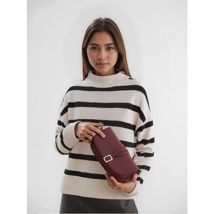 Kadın Minimalist Çapraz Askılı Suni Deri Çanta Günlük ve Şık Kullanım Modern Stil Trend Tasarım